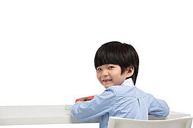 《宝可梦GO》开发商Niantic推出原创AR游戏《Peridot》 B测即将发布